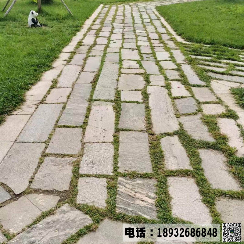 公园草坪仿古老石条铺装案例